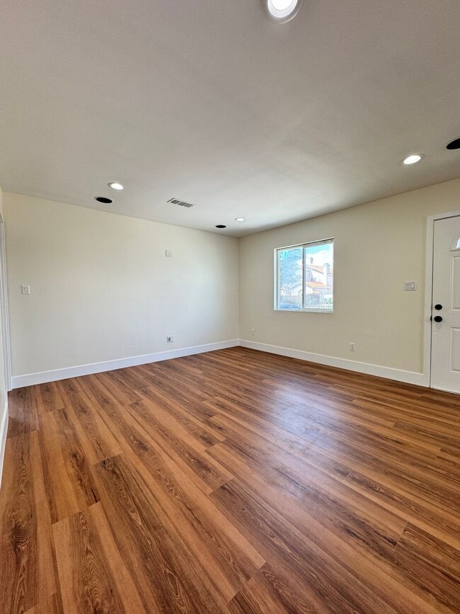 Building Photo - 1648 83rd St
