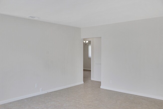 Living Room - 2515 Birch St