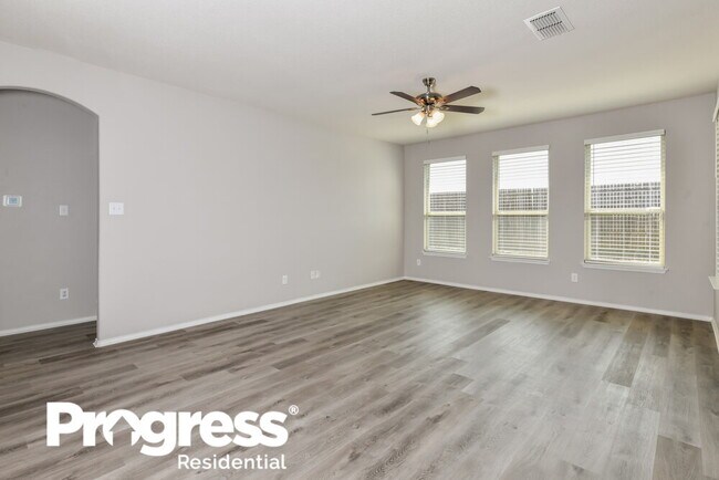Foto del edificio - 8225 Spruce Meadows Dr