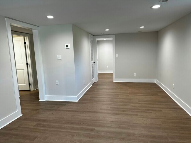 Foto del edificio - 2110 E Raccoon Valley Dr