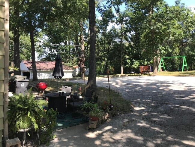 Building Photo - 443 N Grandview Blvd