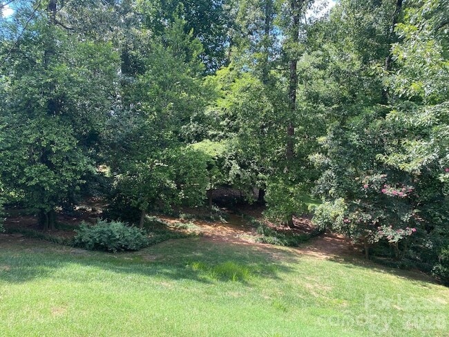 Building Photo - 3922 Fellsway Rd