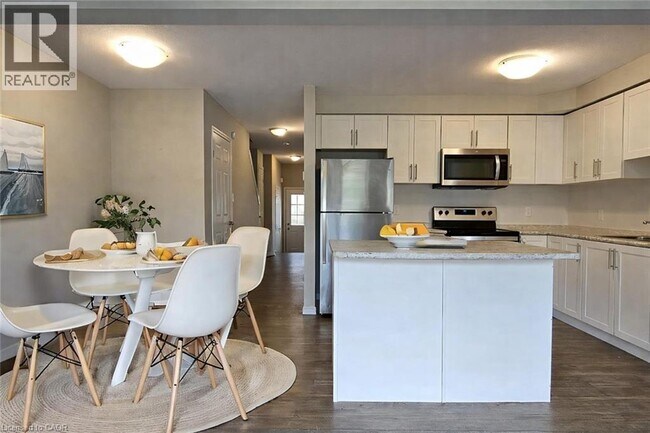 Photo du bâtiment - 50 Pinnacle Dr