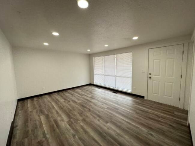 Foto del edificio - 499 Plateau Rd