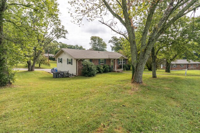 Foto del edificio - 2344 Alice Bell Rd