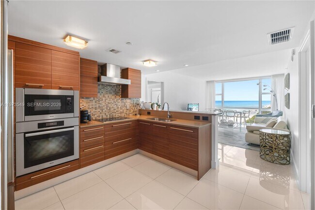Building Photo - 6801 Collins Ave