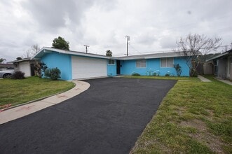 Building Photo - 1114 E Ada Ave