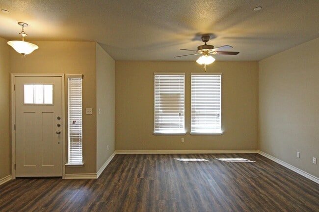 Building Photo - 623 Westfield Blvd