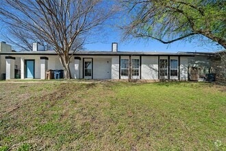 Building Photo - 4900 E Stassney Ln