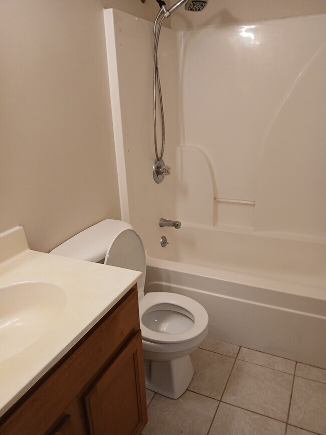 Foto del edificio - 319 E Mill St