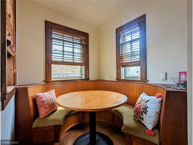 Foto del edificio - 1720 Hillcrest Ave