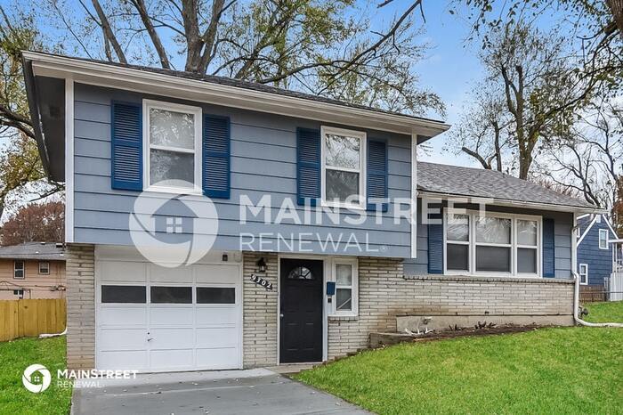 Primary Photo - 9302 FAIRWOOD DR, KANSAS CITY, MO 64138