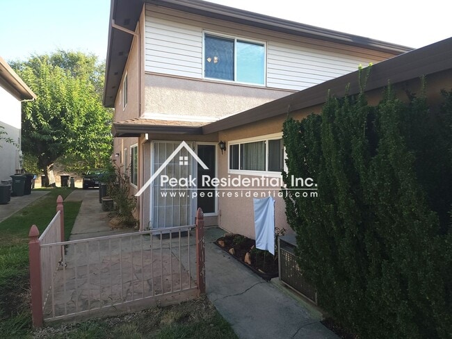 Building Photo - Spacious Rosemont Area 2bd/1ba Condo - Great Price!