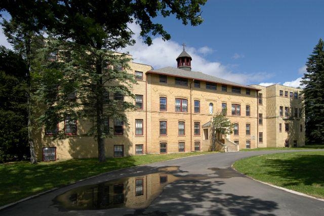 Foto del edificio - Riverwood Pines