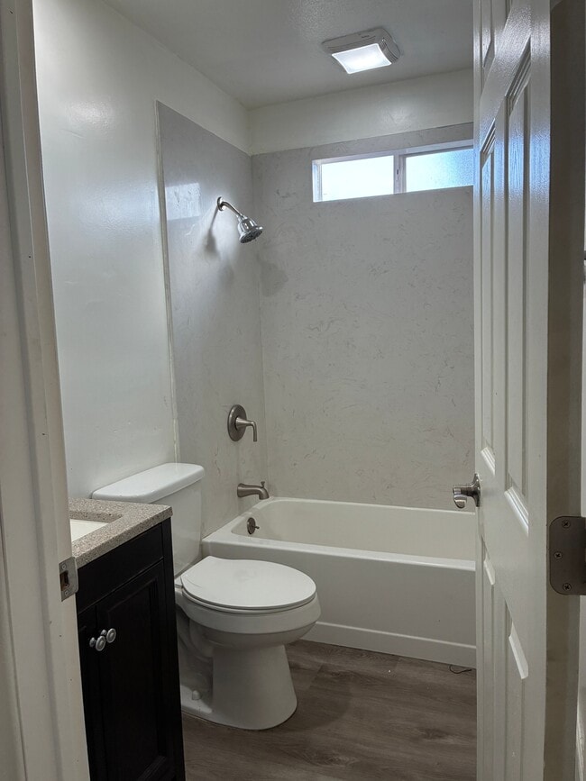 Building Photo - 416 3rd St