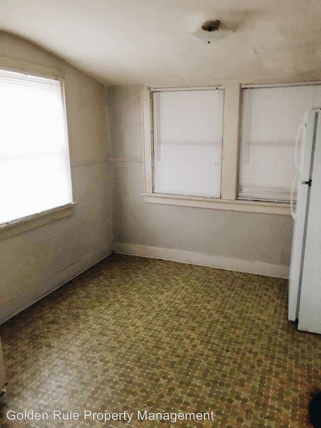 Building Photo - 114 N Plum St