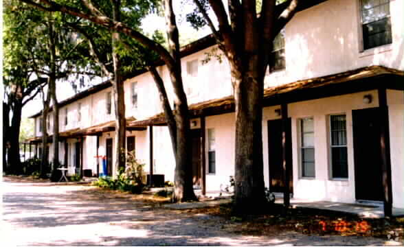 Primary Photo - Town Oaks
