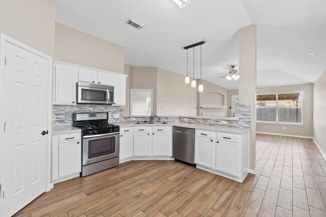 Foto del edificio - 227 Mammoth Springs Ln