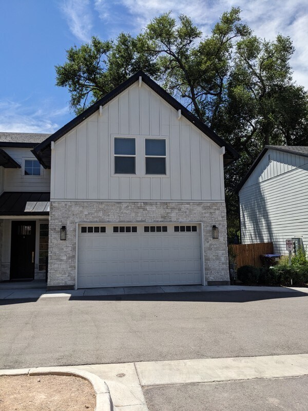 Building Photo - 3360 S Amara Pl