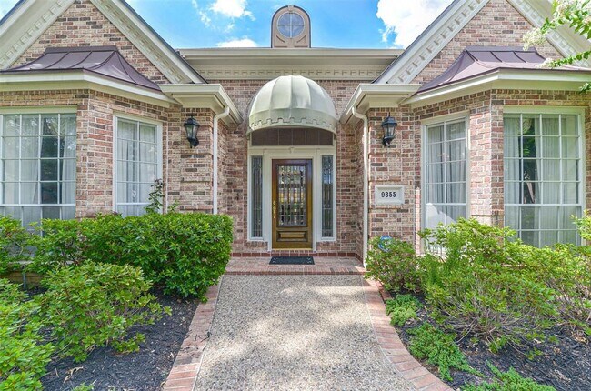Building Photo - 9355 Shady Ln Cir