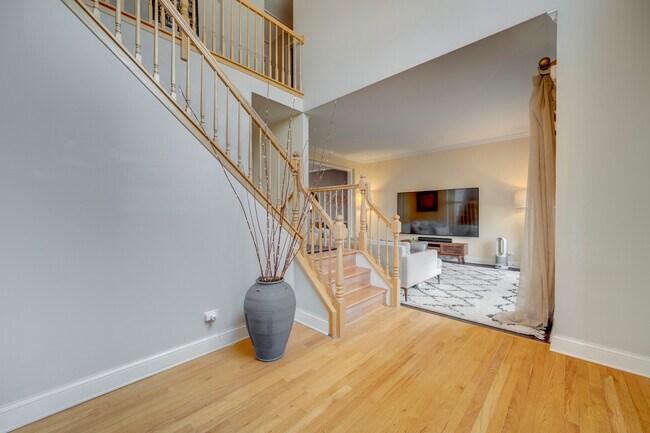 Foto del edificio - 1218 Birchdale Ln