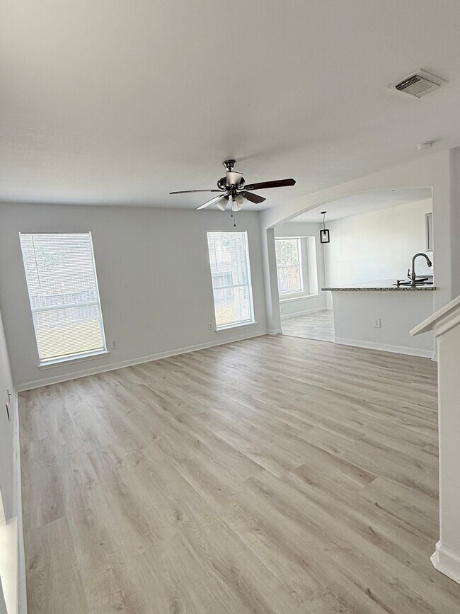 Foto del edificio - 6810 Strathmore Pl Ct