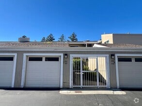 Building Photo - 182 Marylinn Dr