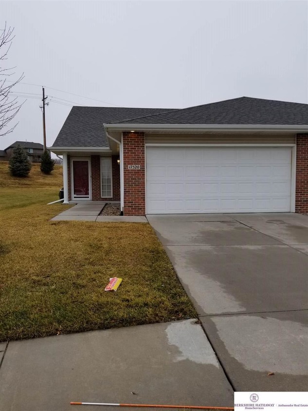 Primary Photo - 2 bedroom in Omaha NE 68118