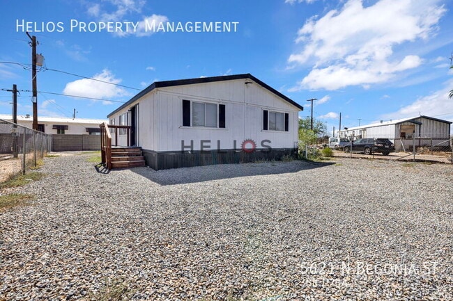 Building Photo - 5621 N Begonia St