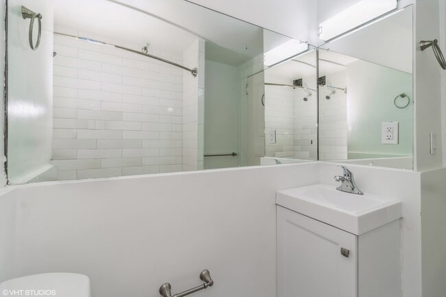 Building Photo - 20 Westland Ave