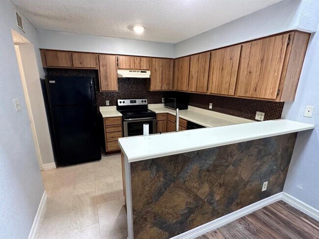 Foto del edificio - 2510 Grants Lake Blvd