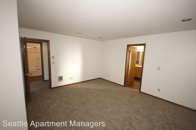 Building Photo - 411 6th Ave N