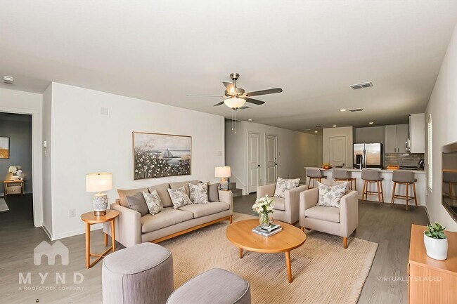 Foto del edificio - 2700 Mistwood Dr