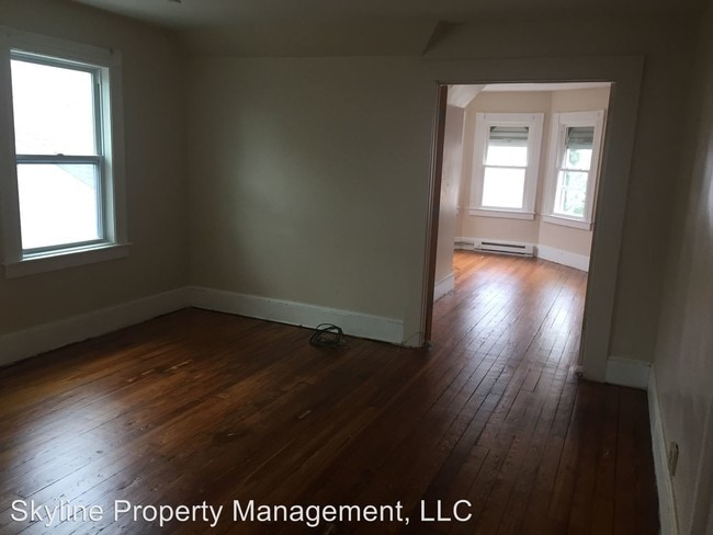 Building Photo - 209 Woodlawn Terrace