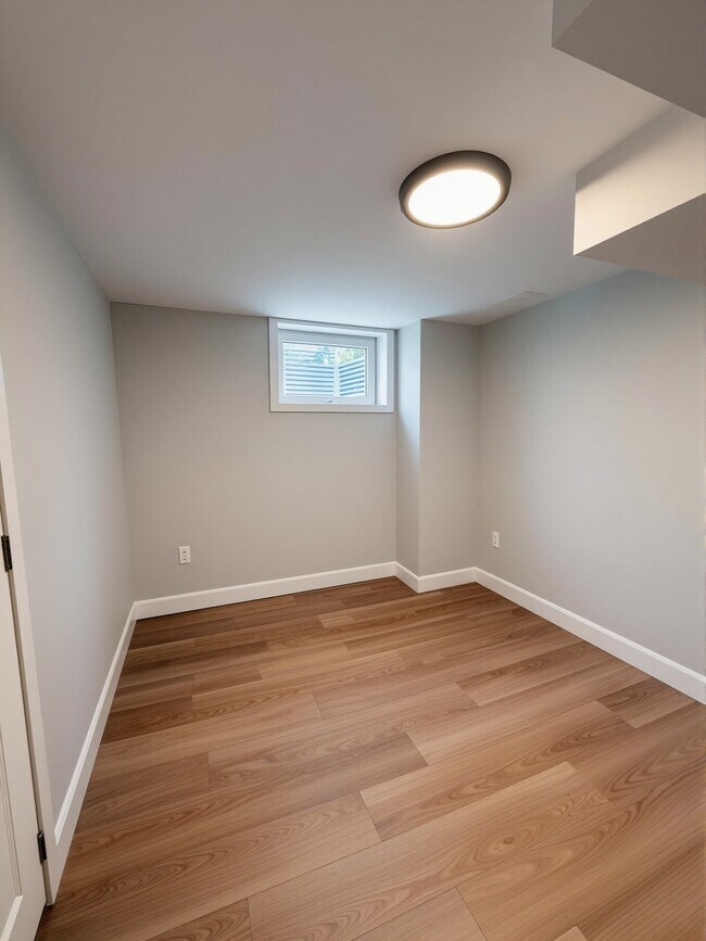 Building Photo - 340 Trudeau Dr