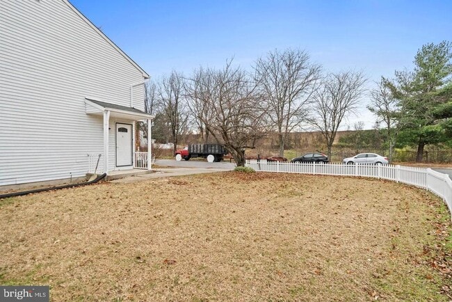 Building Photo - 8018 Covington Ave