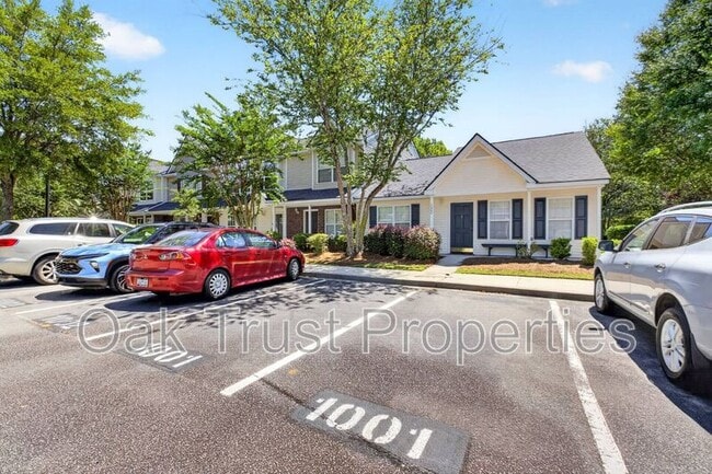 Building Photo - 1001 Elm Hall Cir