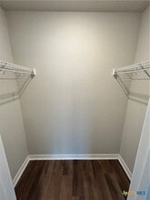 Building Photo - 724 Stonemanor