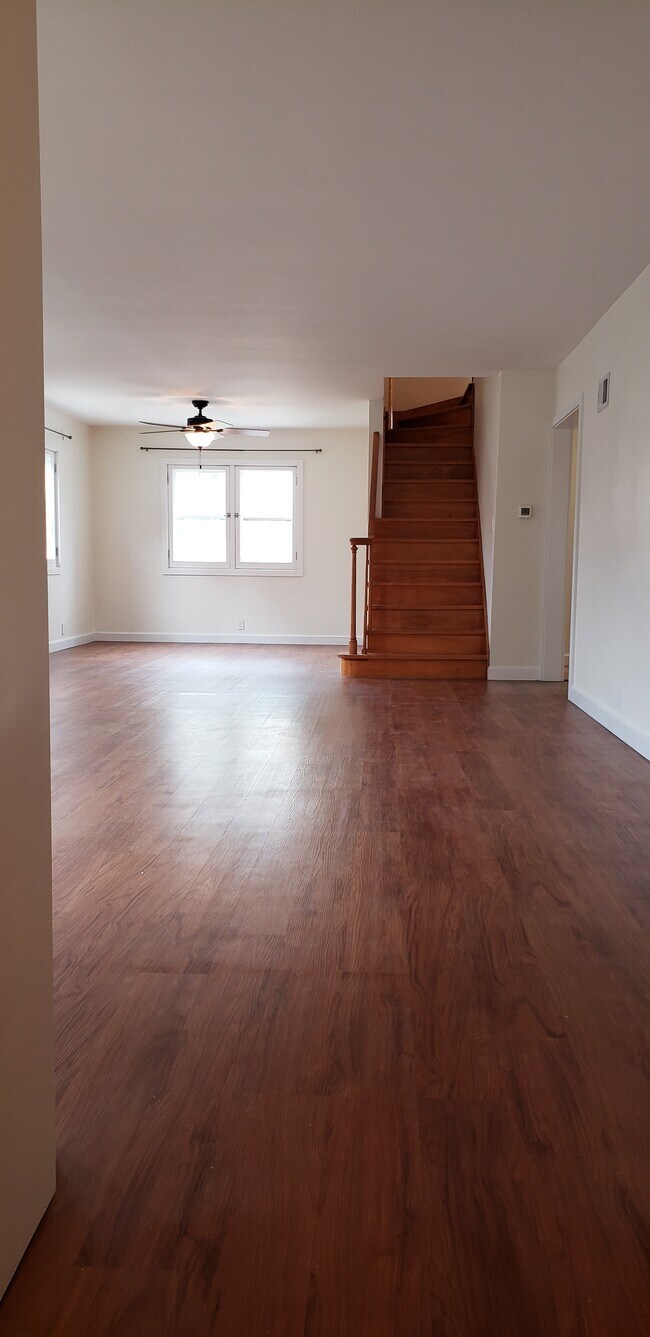 Sala de estar/comedor - 2331 S 59th St