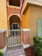 Building Photo - 981 SW 143rd Ave