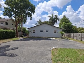 Building Photo - 1532 NE 34th St