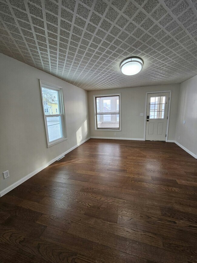 Building Photo - 2644 4th St