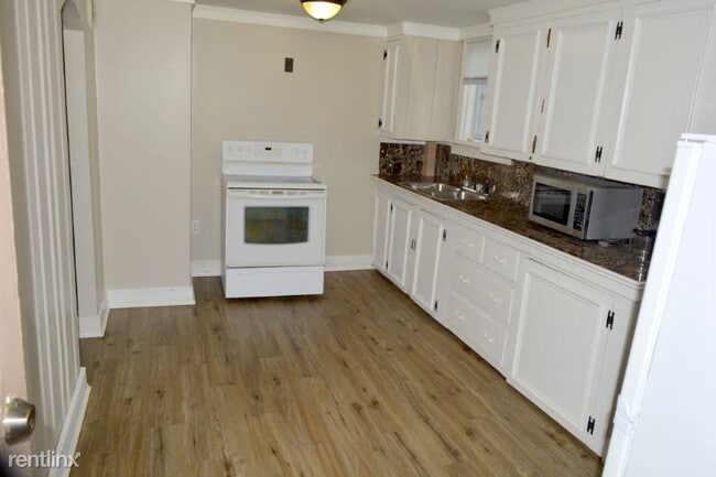 Building Photo - 2 br, 1 bath House - 1503 South County TR