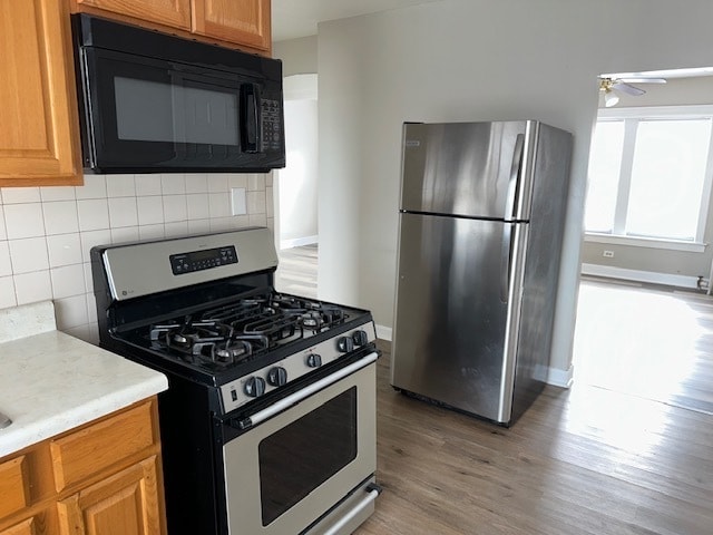 Building Photo - 4054 W Dickens Ave