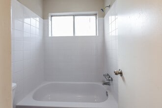 Building Photo - 20115 Woodhall Ln