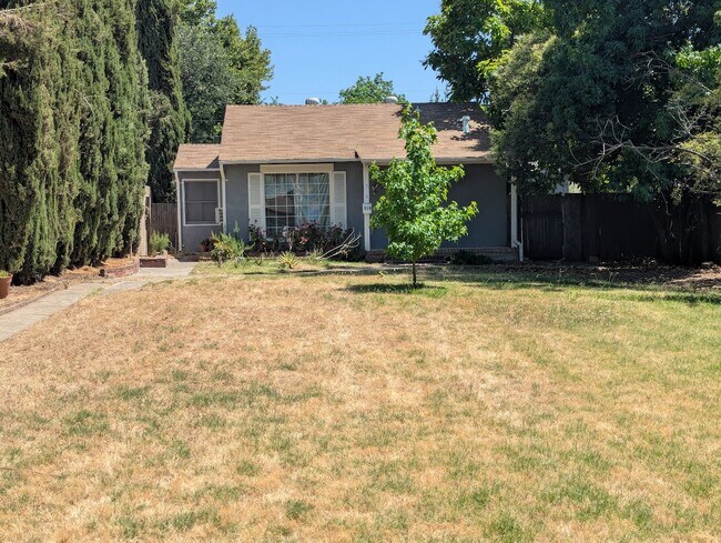 Building Photo - 518 Sierra Blvd