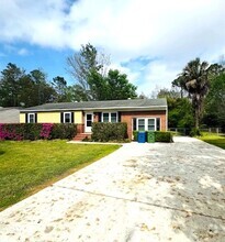 Building Photo - 245 Lullwater Dr