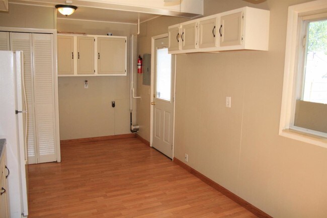 Building Photo - 1240 Red Leaf Ln