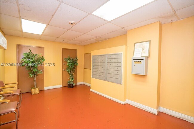 Building Photo - 4675 W 18th Ct