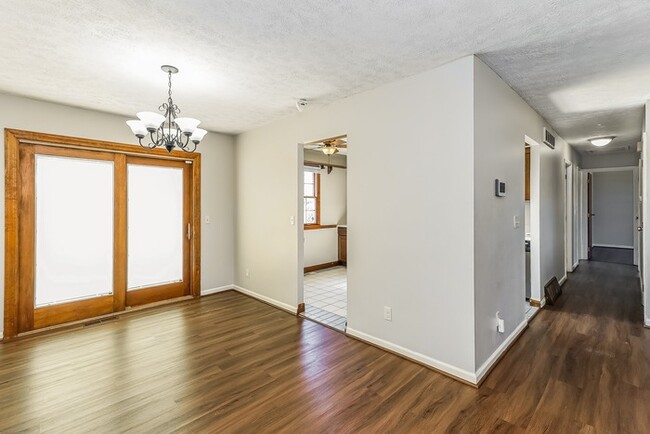 Building Photo - 5159 Dundas Drive